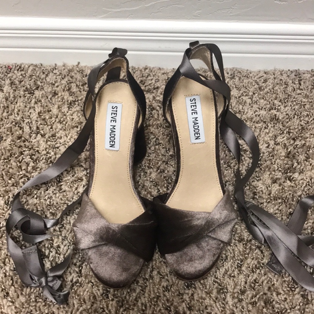 Steve Madden Velvet Sandals - Taupe